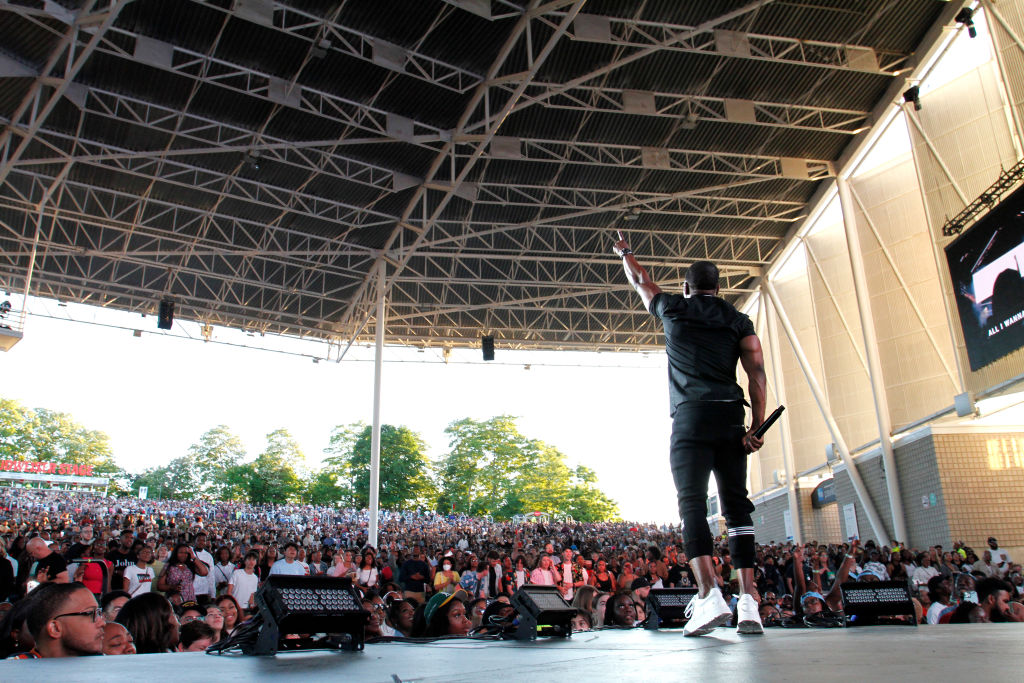gospel music tours - Maverick City Music x Kirk Franklin Perform At Budweiser Stage